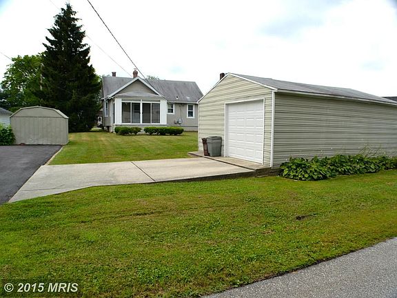 1 Car Garage w/Add. Space