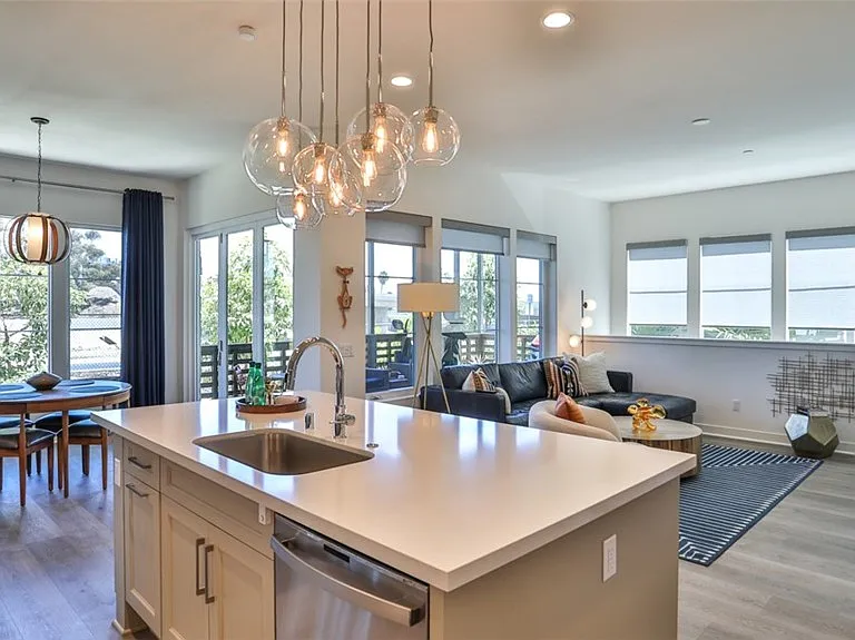 1207 Doheny Way — Photo 10
