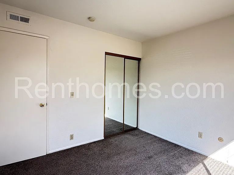1553 Palomar Dr — Photo 13