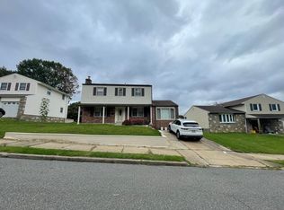 870 Morefield Rd, Philadelphia, PA 19115