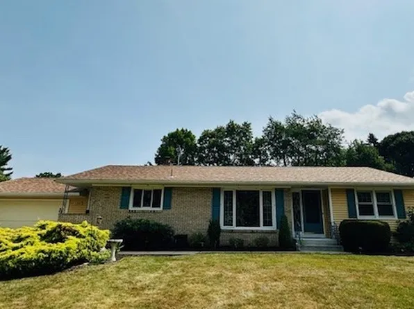 1307 Central Dr, Erie, PA 16505