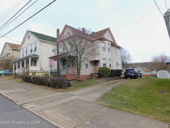 3rd image of 122 Orchard St