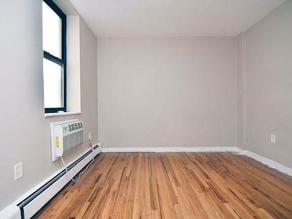 4th image of 69 W 107th St APT 3