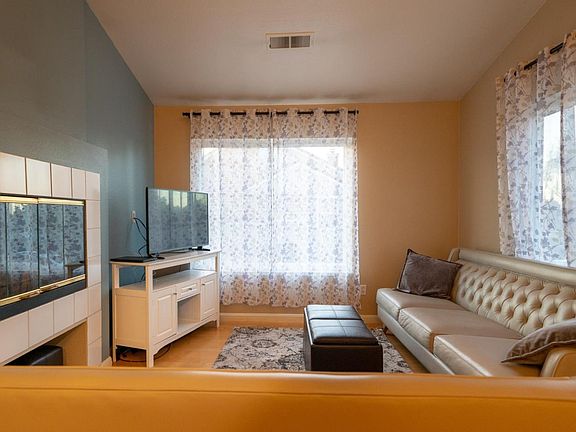 3rd image of 56 Mirabelli Cir