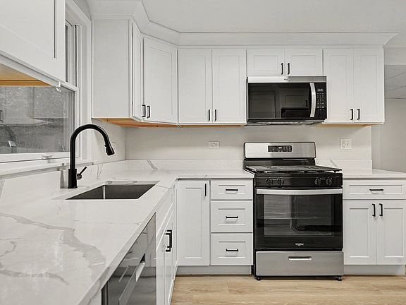 5th image of 158 N Prairie Ave