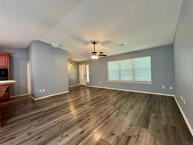 13135 Pleasant Hill Rd — Photo 5