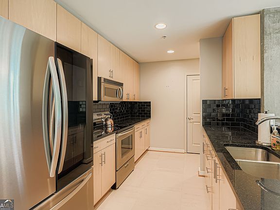 4th image of 860 Peachtree St NE Unit 902