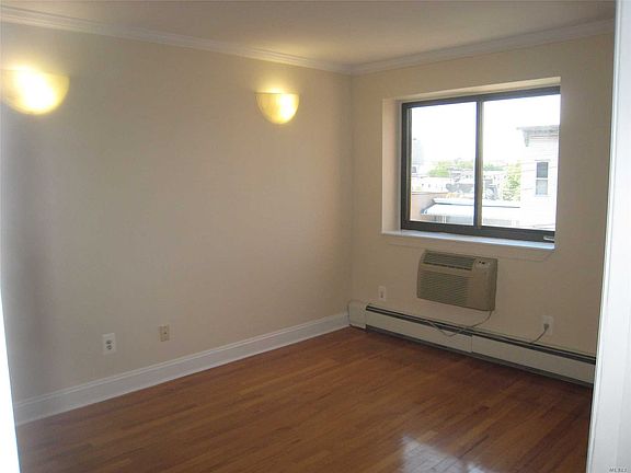 4th image of 1443 28th Ave