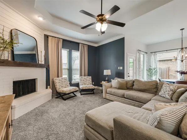 1305 Cheyenne Dr, Aubrey, TX 76227