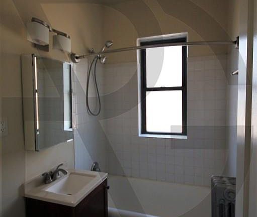 3rd image of 4614 N Paulina St #4614311