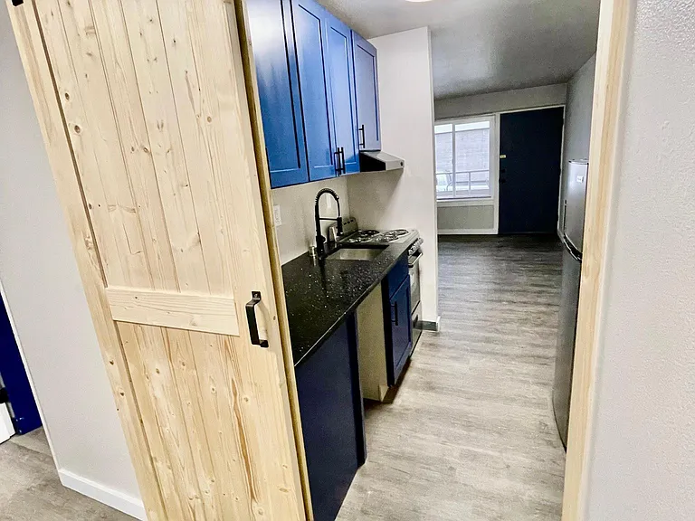 219 Queen Anne Ave N #206 — Photo 9