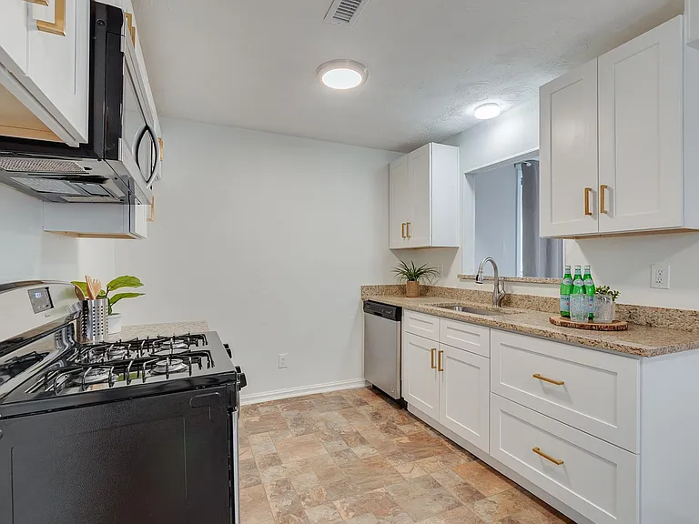 1733 Melba Ct — Photo 8