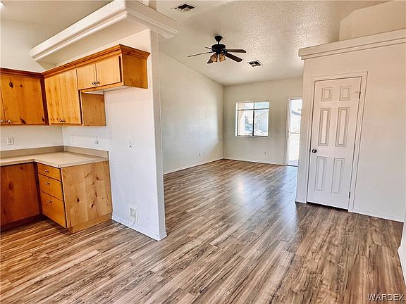 5th image of 2845 E Leroy Avenue