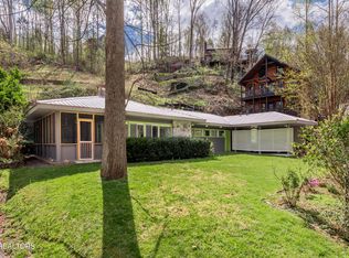 231 Silverbell Ln, Gatlinburg, TN 37738