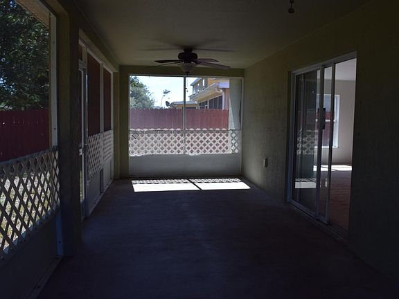 SCREENED PORCH