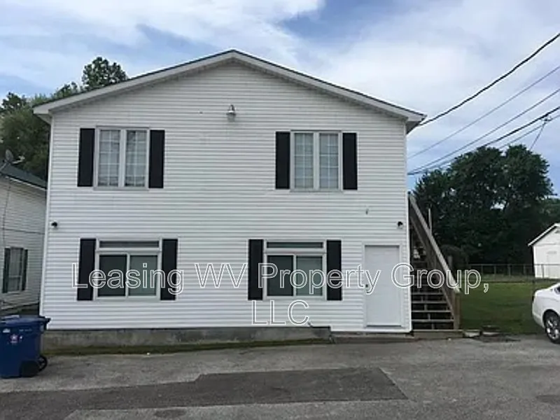 3 bed, 2.0 bath, 1000 sqft, $1,100 — Photo 2