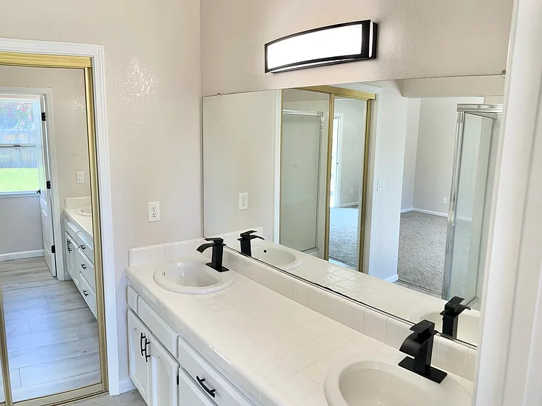 1654 Rebecca Dr — Photo 13