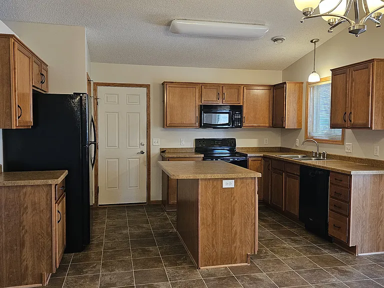 Great Kitchen Layout with all Appliances including Dishwasher and Large Pantry