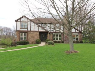 820 Stonebridge Dr, Cincinnati, OH 45233