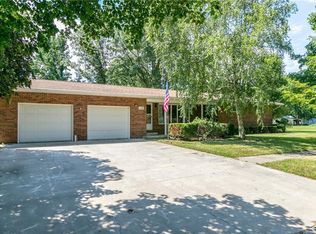 108 Oak St, Altamont, IL 62411