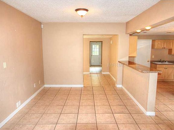 4th image of 3709 N Blvd
