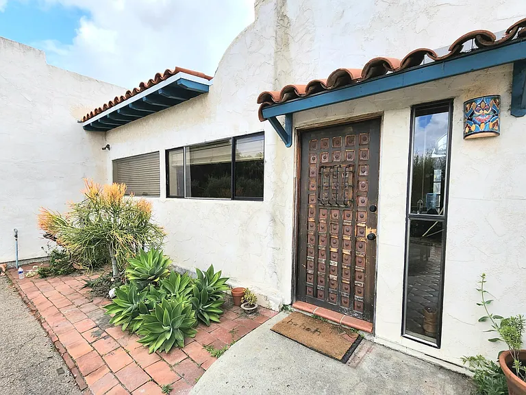 9220 Tropico Dr — Photo 2
