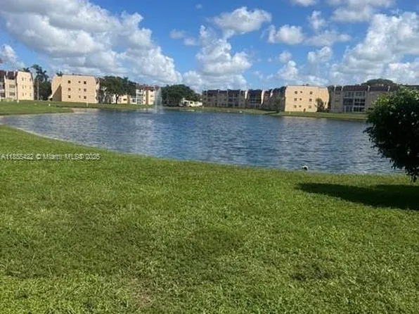 8920 Sunrise Lakes Blvd APT 105, Sunrise, FL 33322