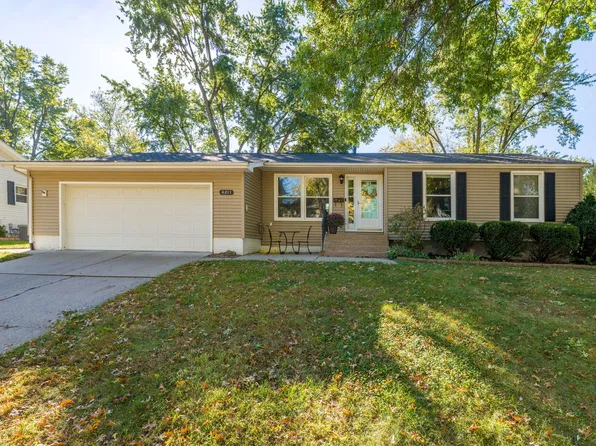 4211 Wittman Dr, Davenport, IA 52806