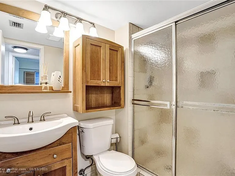 W Rolling Hills Cir — Photo 3