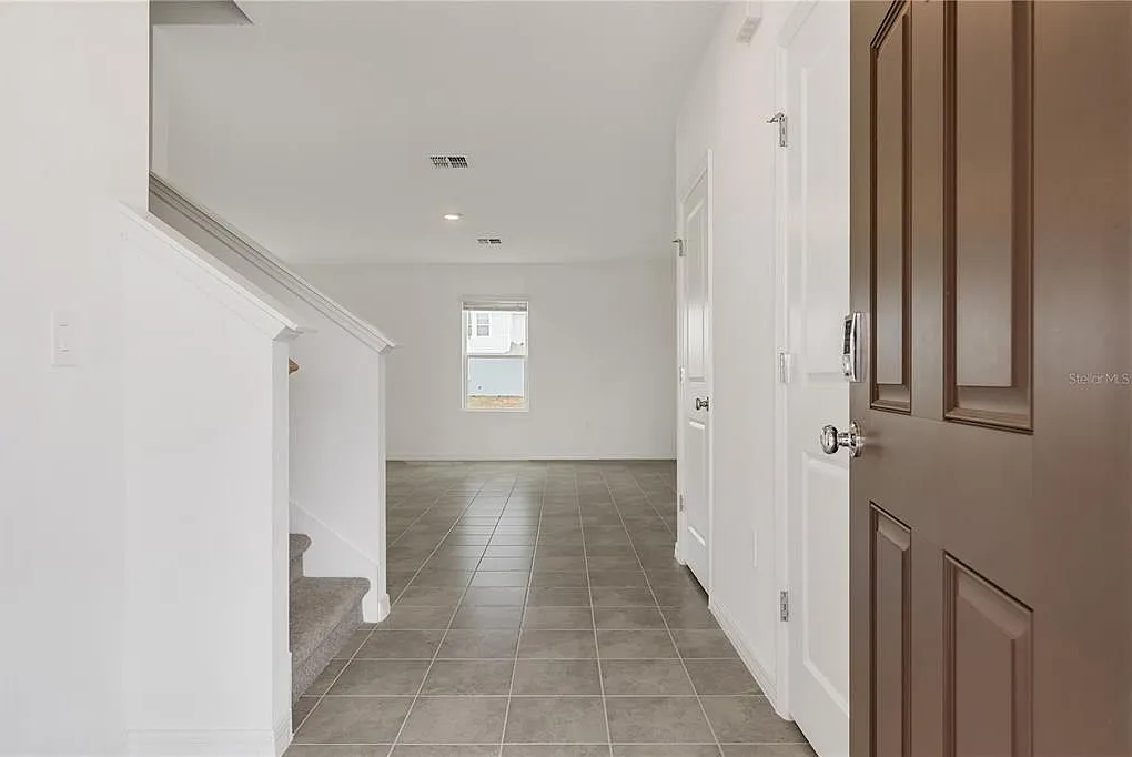 3 bed, 2.5 bath, 1853 sqft, $2,200 — Photo 3