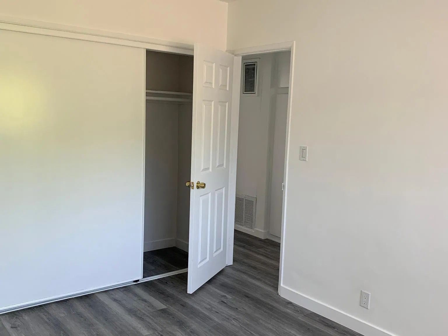 1315 Bates Ave — Photo 3
