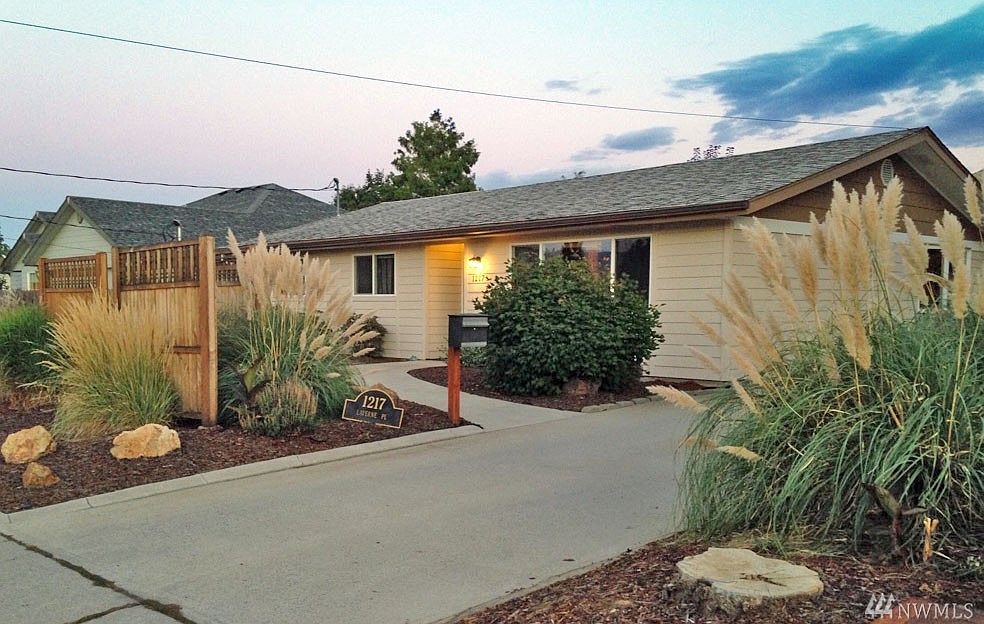1217 Laverne Pl, Wenatchee, WA 98801 Zillow