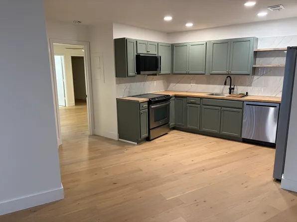 2083 NE Collins Cir APT 8-80, Jensen Beach, FL 34957