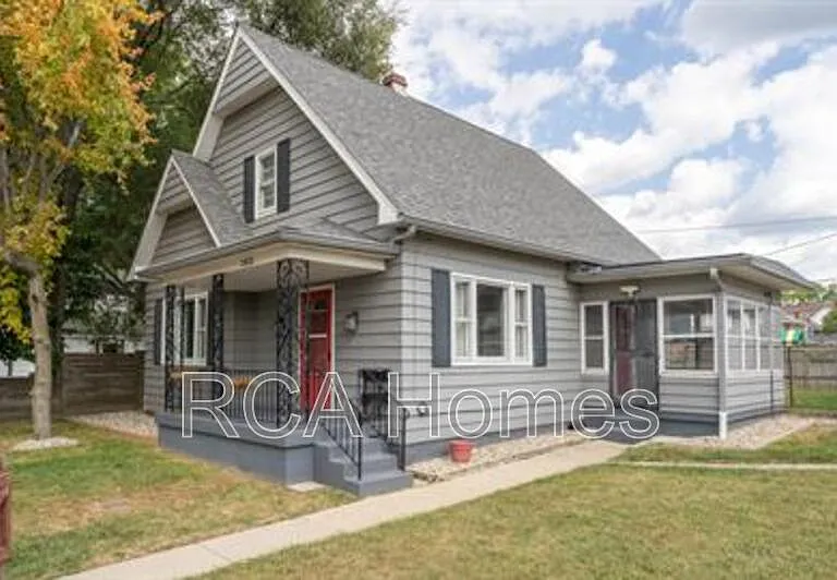 1015 Olive St — Photo 15