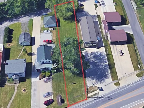 E Lake Rd, Sheffield Lake, OH 44054