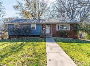 2008 W Riviera Dr, Peoria, IL 61614