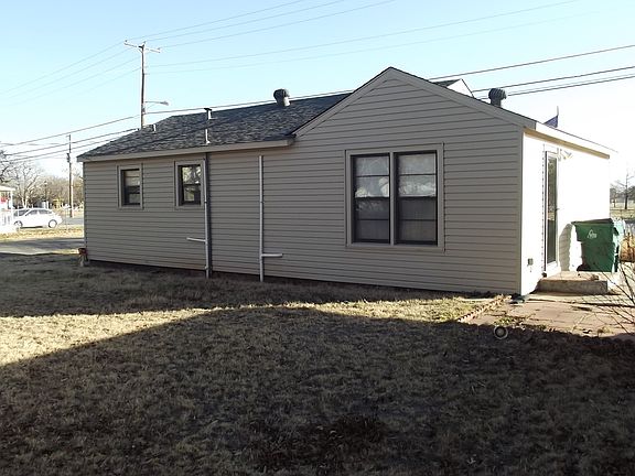 3rd image of 102 E Williams Dr
