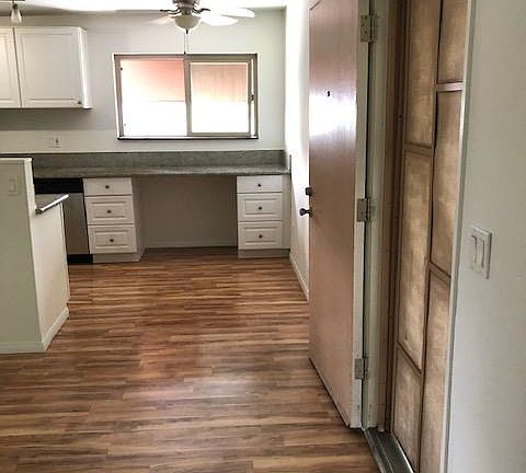 4th image of 4625 Kansas St APT 4