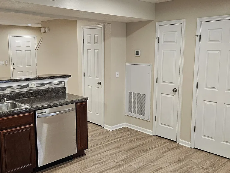 3059 London View Dr — Photo 32
