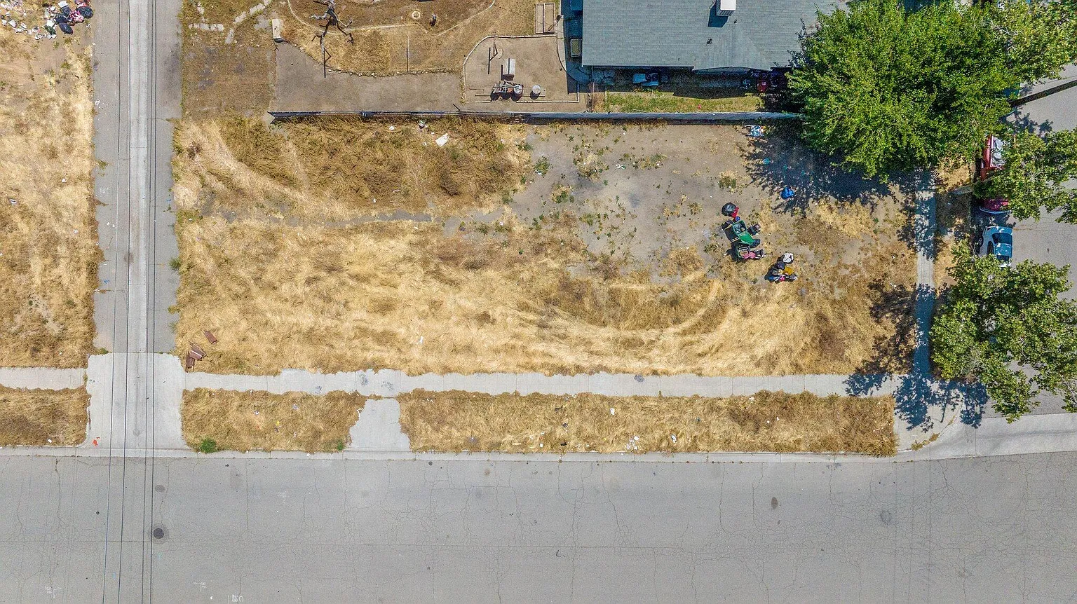 162 E Street photo 1