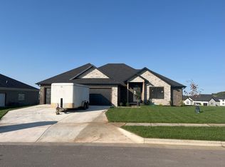 5915 S Applewood, Springfield, MO 65810