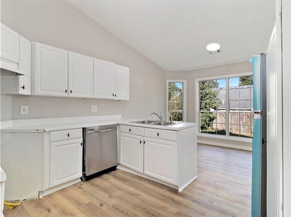 690 Avalon Forest Dr, Lawrenceville, GA 30044
