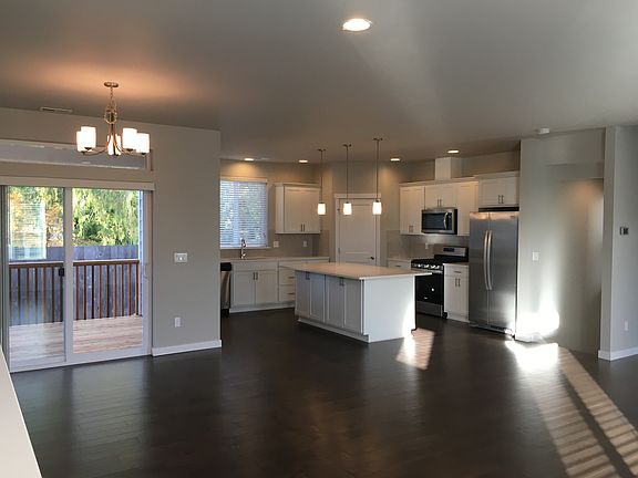 2nd image of 618 NW Gardenia Way