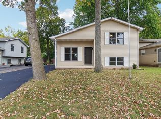 33611 N Idlewild Dr, Grayslake, IL 60030