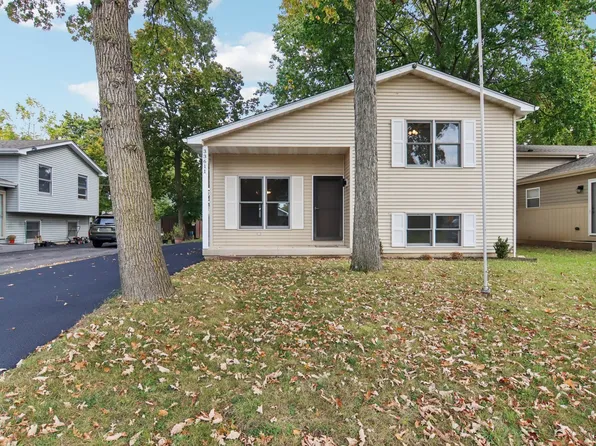 33611 N Idlewild Dr, Grayslake, IL 60030