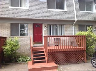 156 Ladd Rd #1, Walled Lake, MI 48390