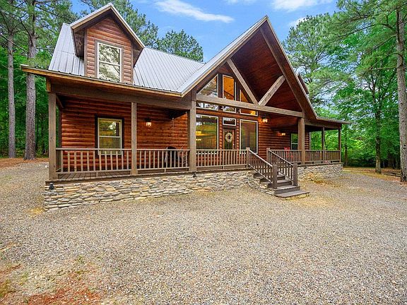 3rd image of 143 Honey Crisp Ln
