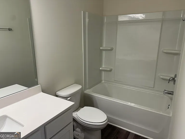 1070 Paddington Dr — Photo 14