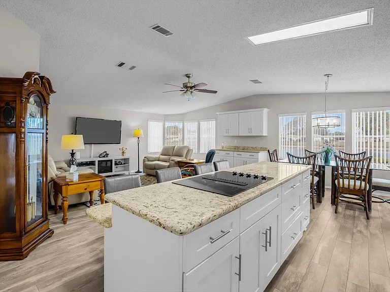 8032 Meadowlark Ln — Photo 9