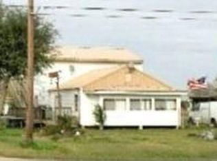 908 Henderson St, Palacios, TX 77465